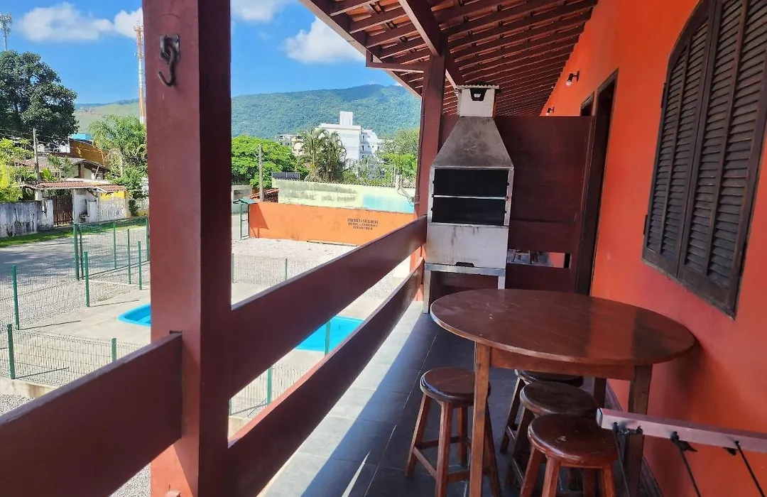 0001.06 - Maranduba - Apto - 2 Dormitório-Ar condicionado - 8 Pessoas - 2 Quadras Do Mar - Piscina - Wi-Fi (Excursão 96 Pessoas)-1